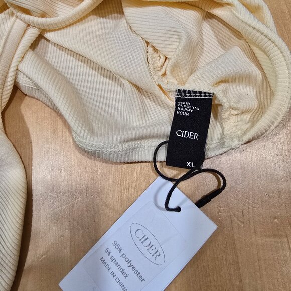 NWT Cider Women’s Tank Sz XL Crop Top Straps split breast butterfly pale yellow - Picture 2 of 6